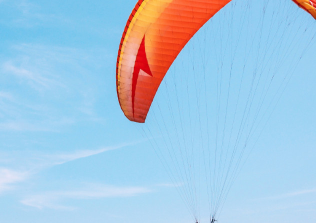 Red parachute 800x800